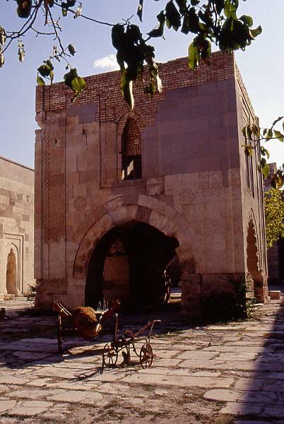 4-Sultanhani (Caravanserraglio),8 agosto 2006.jpg